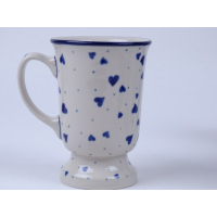Bunzlau mok op voet 240 ml. * 243-2874 hartjes *